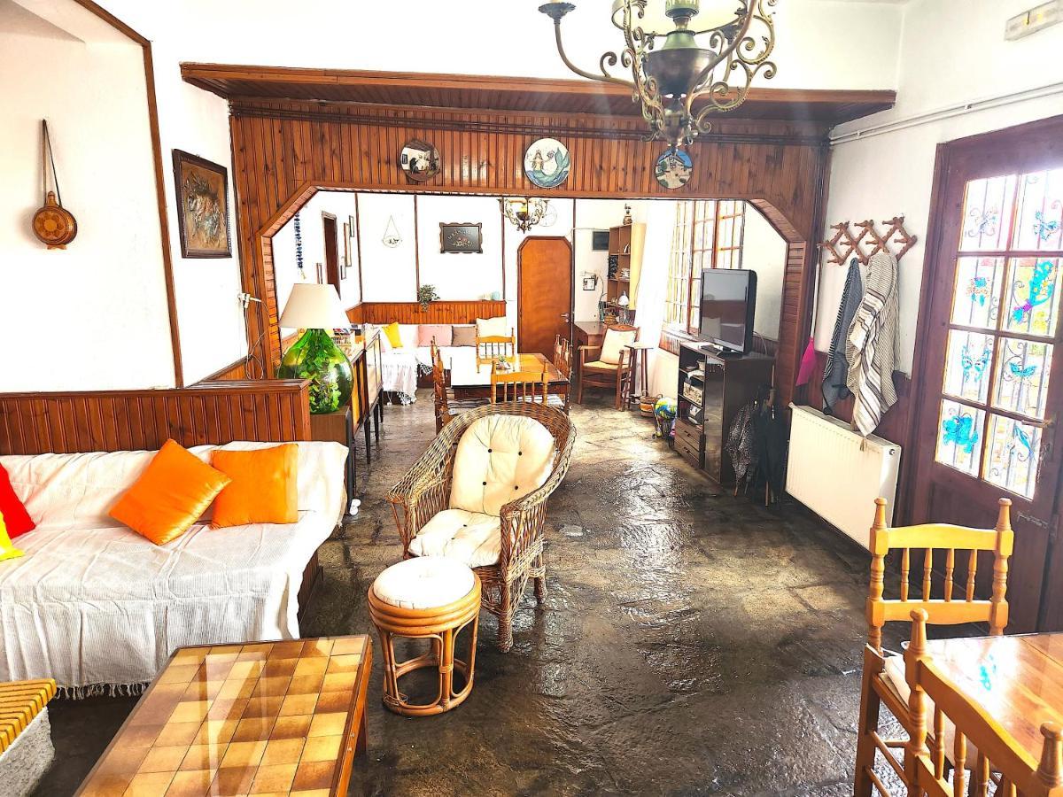 Yalla Chorefto - Hotel & Fun Exterior photo